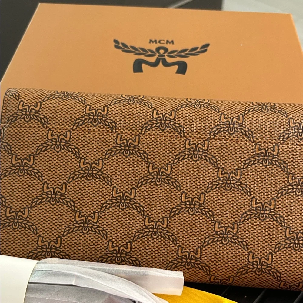 MCM‎ Himmel Lauretos Wallet On Chain Cognac Visetos Monogram